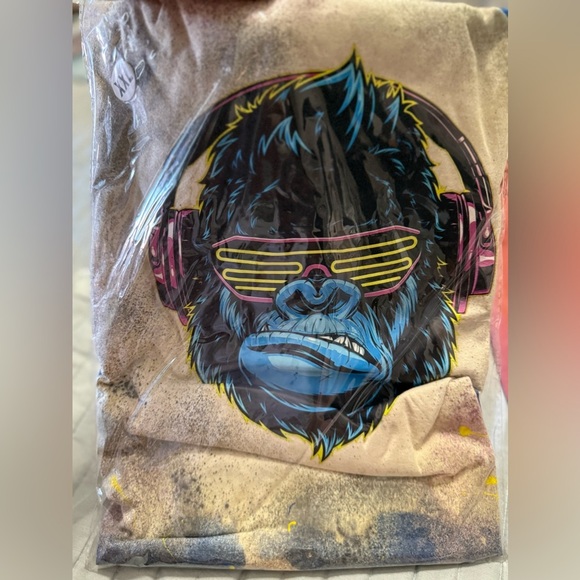 Headphone Gorilla short sleeve tshirt - Picture 1 of 2